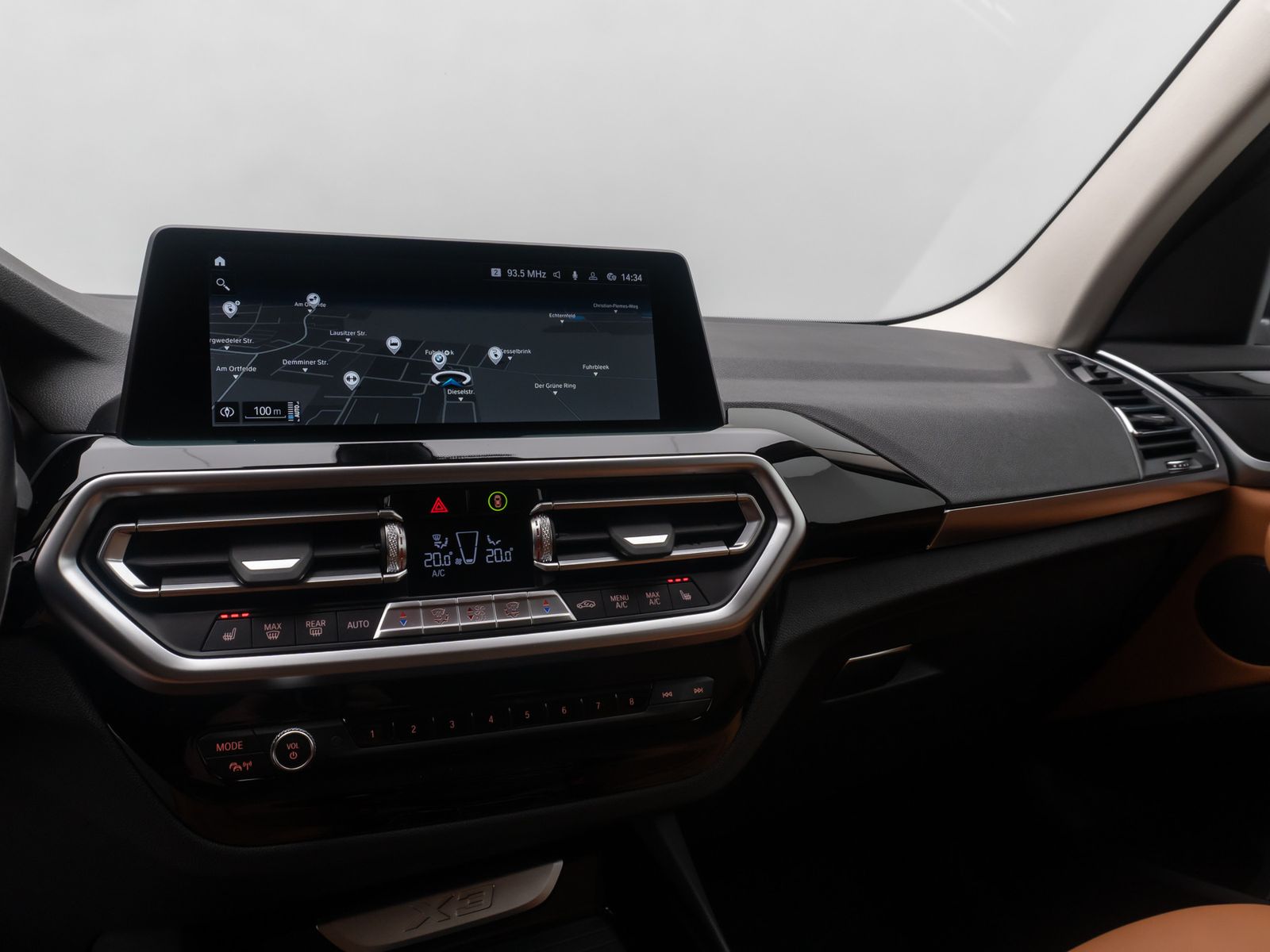 Fahrzeugabbildung BMW X3 xD30e Alarm HUD DAB Laser Kamera Sport Leder