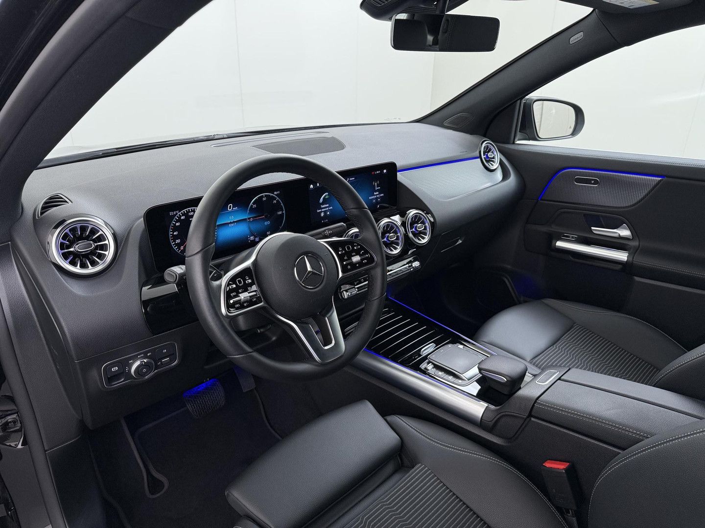 Mercedes-Benz EQA 250 Luxury Business Solution 67 kWh Accu | S imagem 2