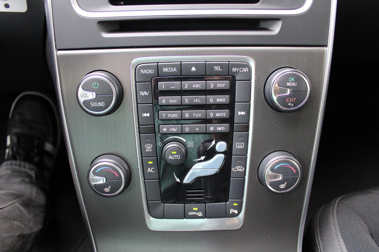 Volvo V60 2011 — photo 10