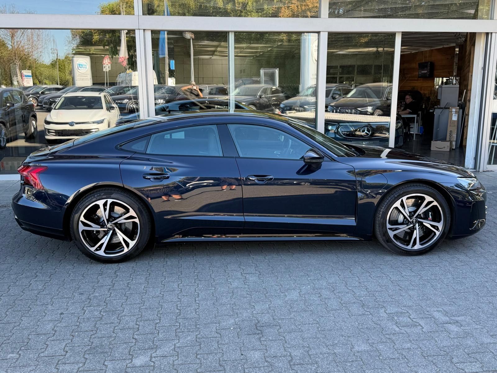 Fahrzeugabbildung Audi RS e-tron GT Quatt BLACK EDIT+PANO+MATR+B&O+KAM+