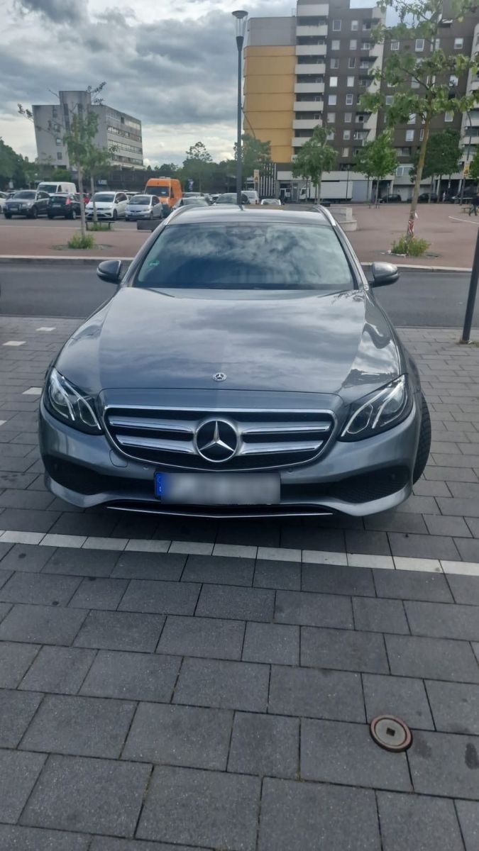 MERCEDES-BENZ Autos Mercedes Benz E 200