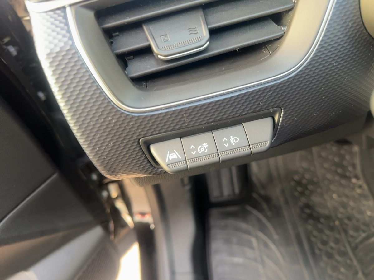 Fahrzeugabbildung Renault Arkana ZEN TCe 140 EDC