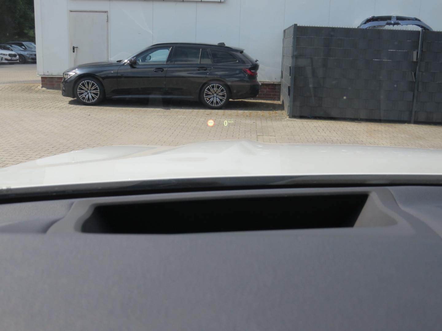 BMW X7 M50 i Sportpaket HUD Luftfederung AD AHK-klap