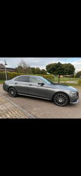 Mercedes-Benz E 220 d 4MATIC Autom. - - Mercedes-Benz E 220 Gebrauchtwagen in Stuttgart