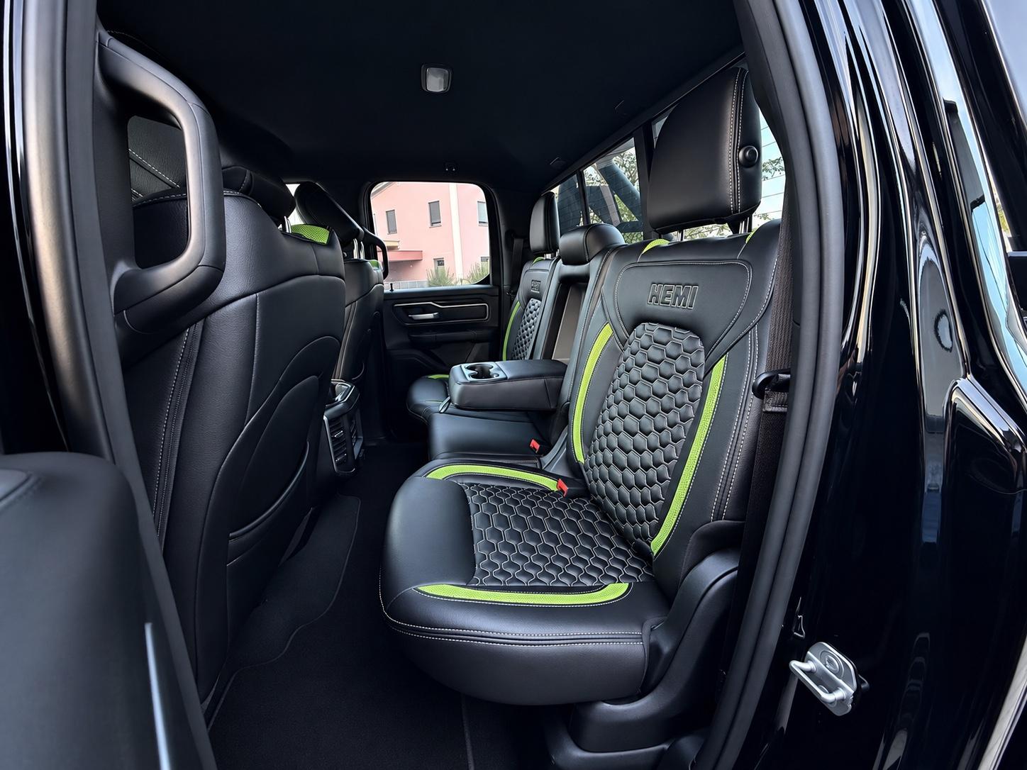 Dodge RAM 5.7 HEMI BIGHORN 4x4 LED LEDER NAVI LPG