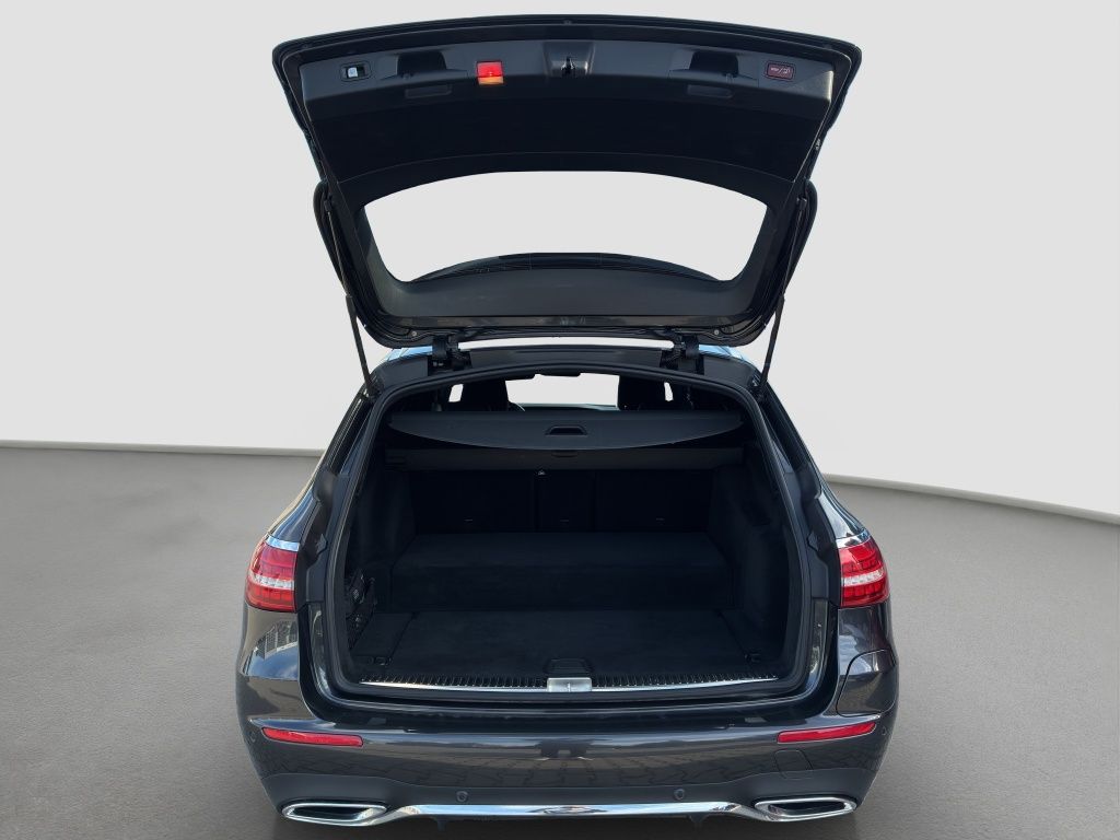 Fahrzeugabbildung Mercedes-Benz E 300 de T AMG*PANO-SD*AHZV*HUD*DISTR*BURMESTER*