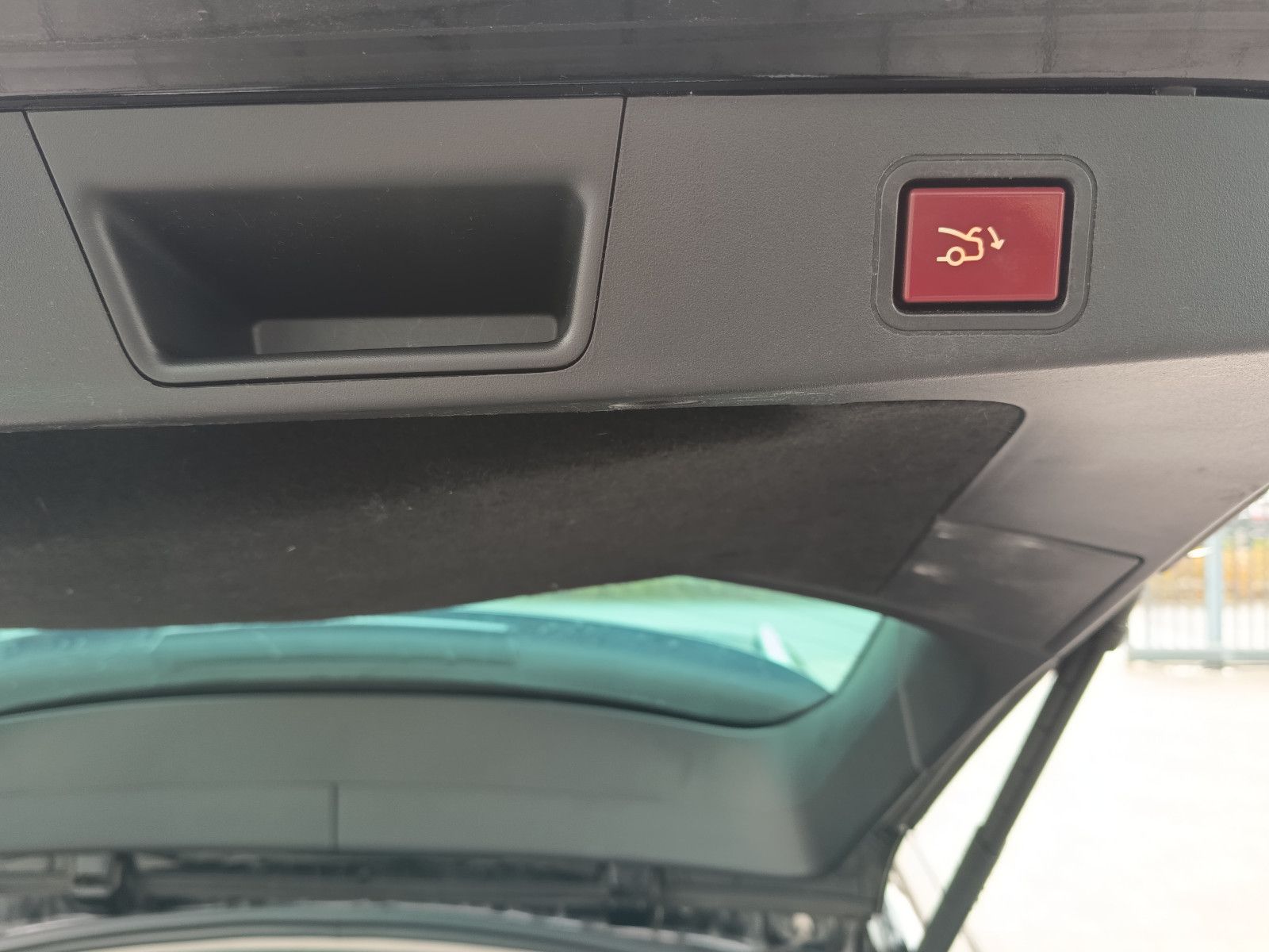 Fahrzeugabbildung Citroën C5 Tourer Exclusive NAVI KLIMAAUTO LEDER AHK SHZ