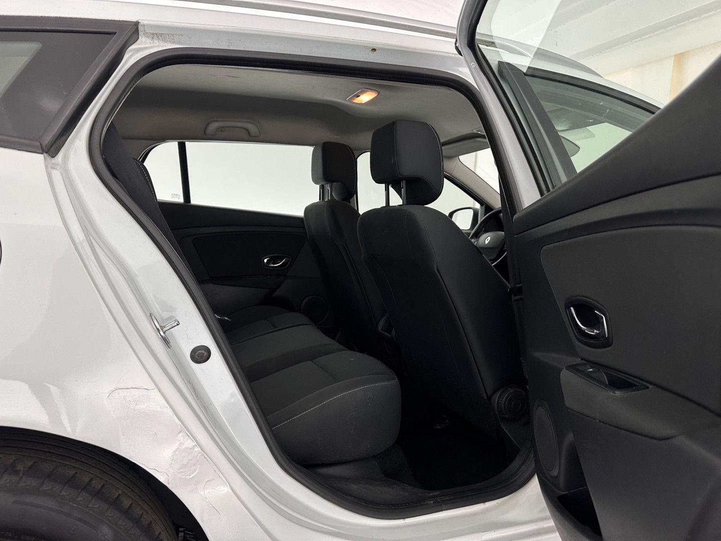 Renault Megane 2013 — photo 11