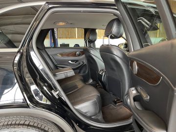 MYAUTOCENTER – Gebraucht- und Jahreswagen mit Werkstattservice in Pfaffenhofen Mercedes-Benz GLC 300 d 4Matic Aut.*NAVI*LED*1.HAND*19%*KAMERA