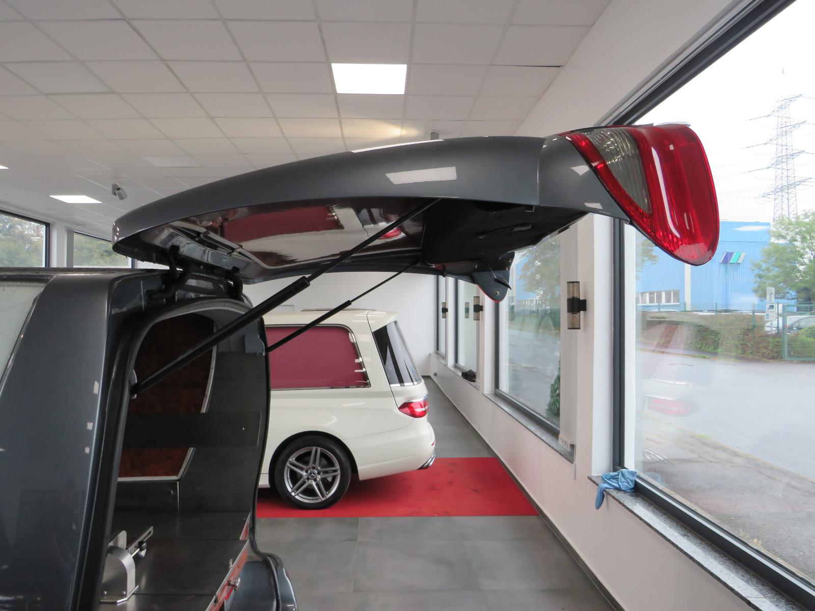 Mercedes-Benz BINZ Bestattungswagen / Leichenwagen