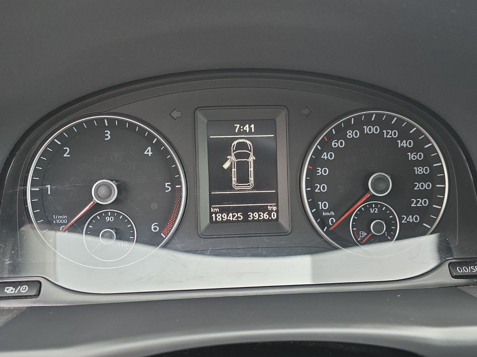 Fahrzeugabbildung Volkswagen Touran Trendline 1,6TDI 7 Sitze Tempomat