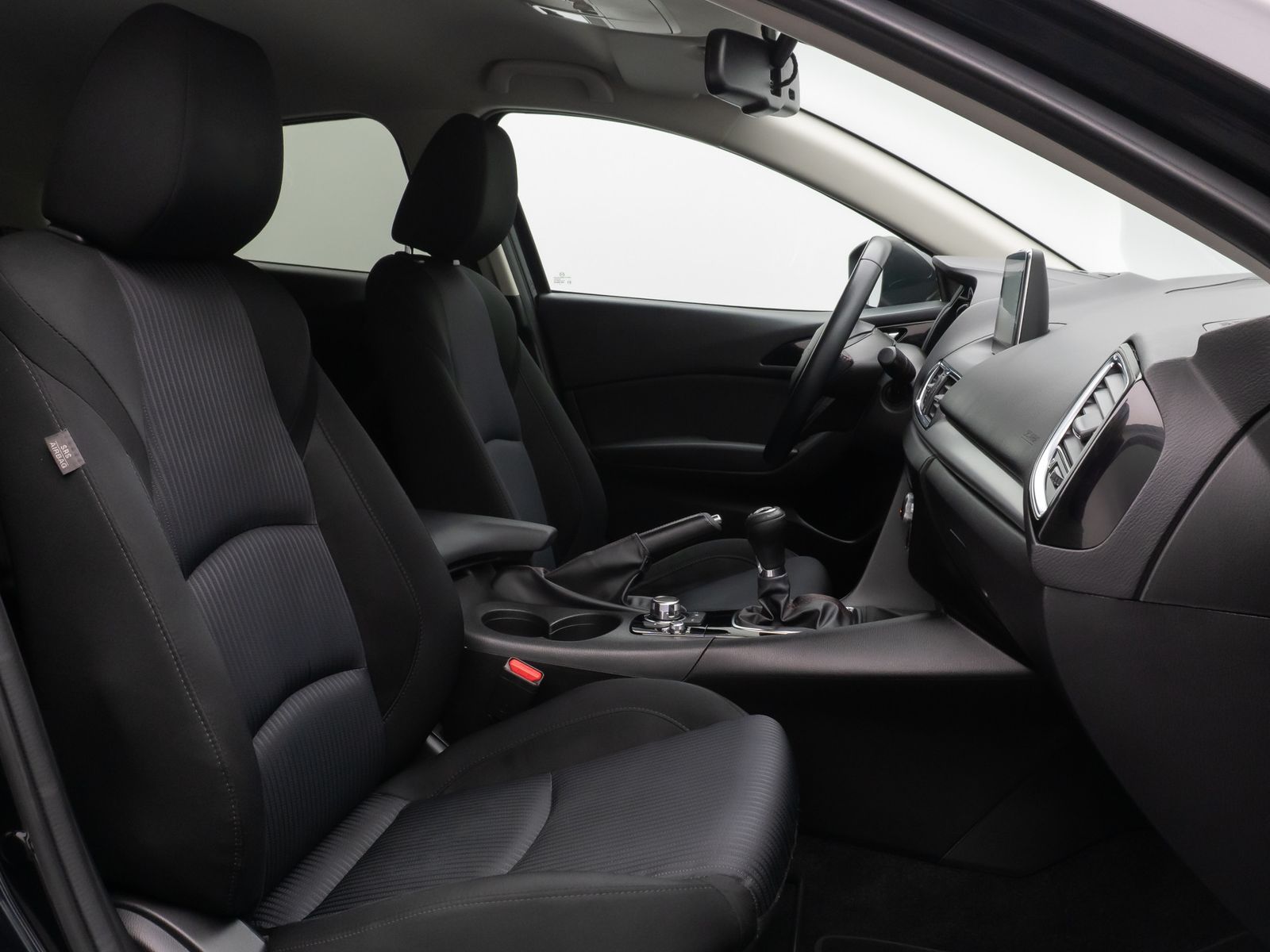 Fahrzeugabbildung Mazda 3 Lim. Sports-Line Kamera Sitzhzg DAB HUD BOSE
