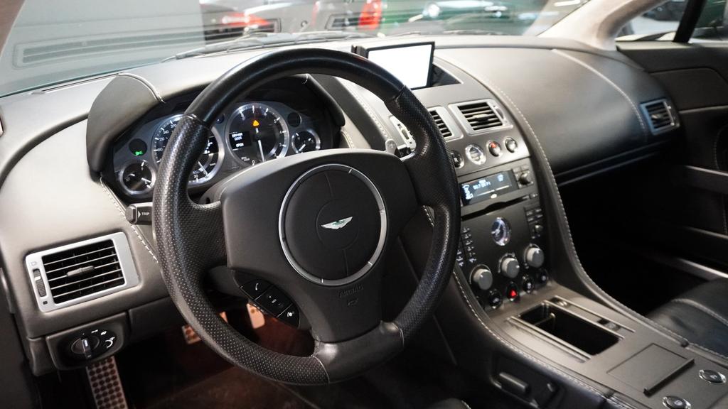 Aston Martin V8 Vantage