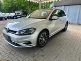 Volkswagen Golf VII Lim. Comfortline  Automatik/Panorama - mit Diesel-Antrieb Autos in Berlin: Limousine