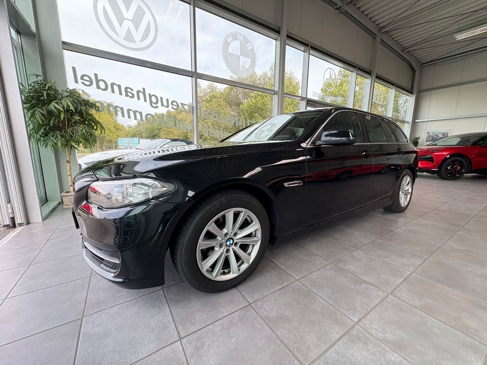 Fahrzeugabbildung BMW 518d Touring/E-Sitze/Navi/PDC/Xenon