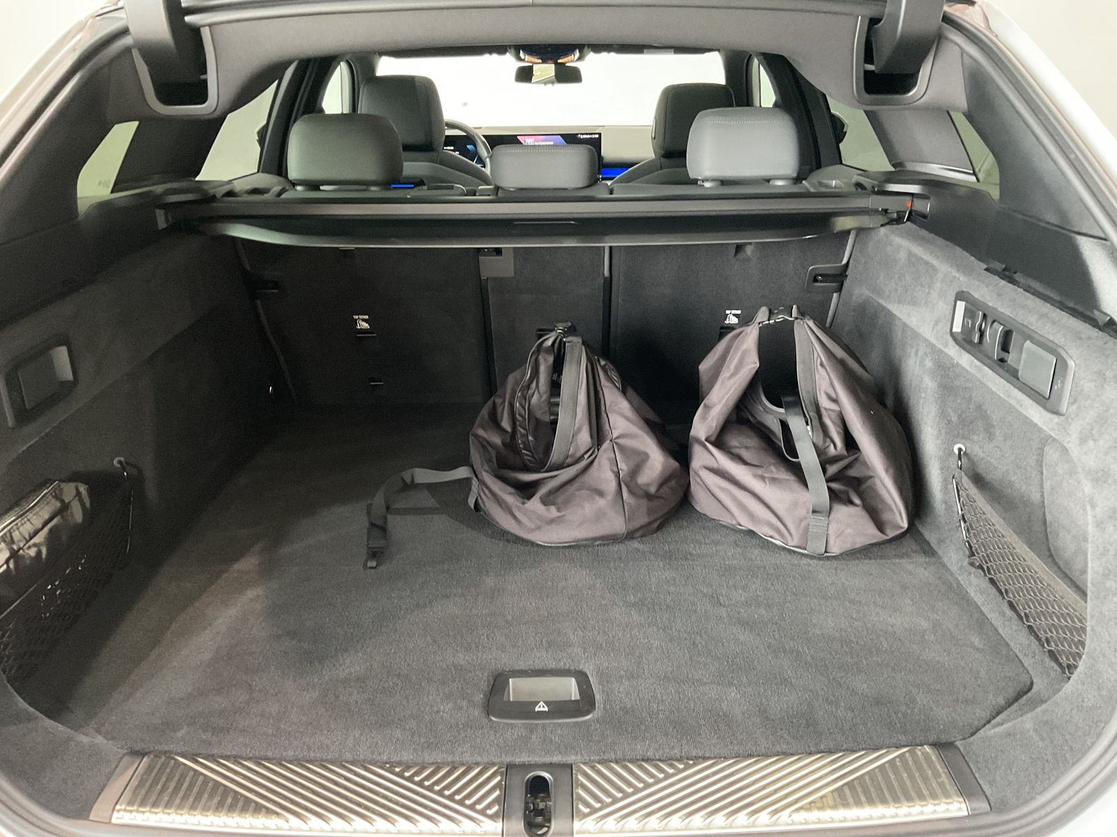 Fahrzeugabbildung BMW i5 xDrive40 Touring M Sportpaket AHK