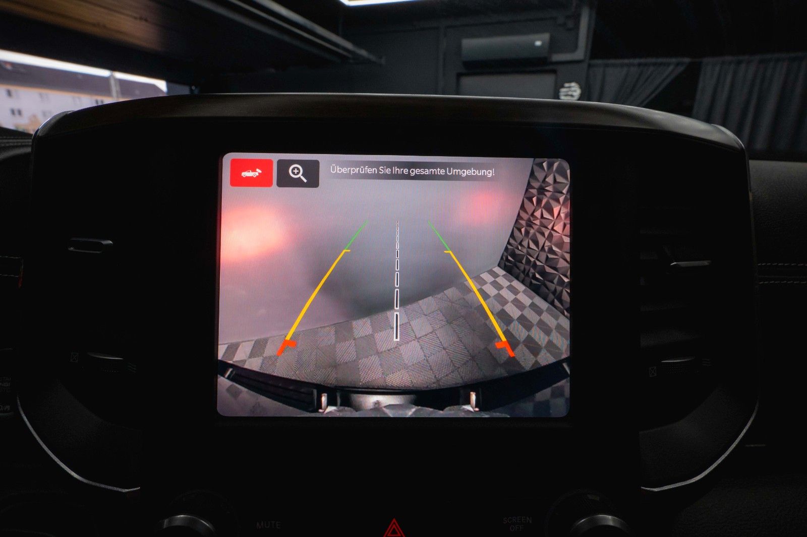 Fahrzeugabbildung Dodge RAM 5.7 V8 HEMI 4x4 LARAMIE Offroad Night LED