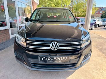 Volkswagen Tiguan - 2