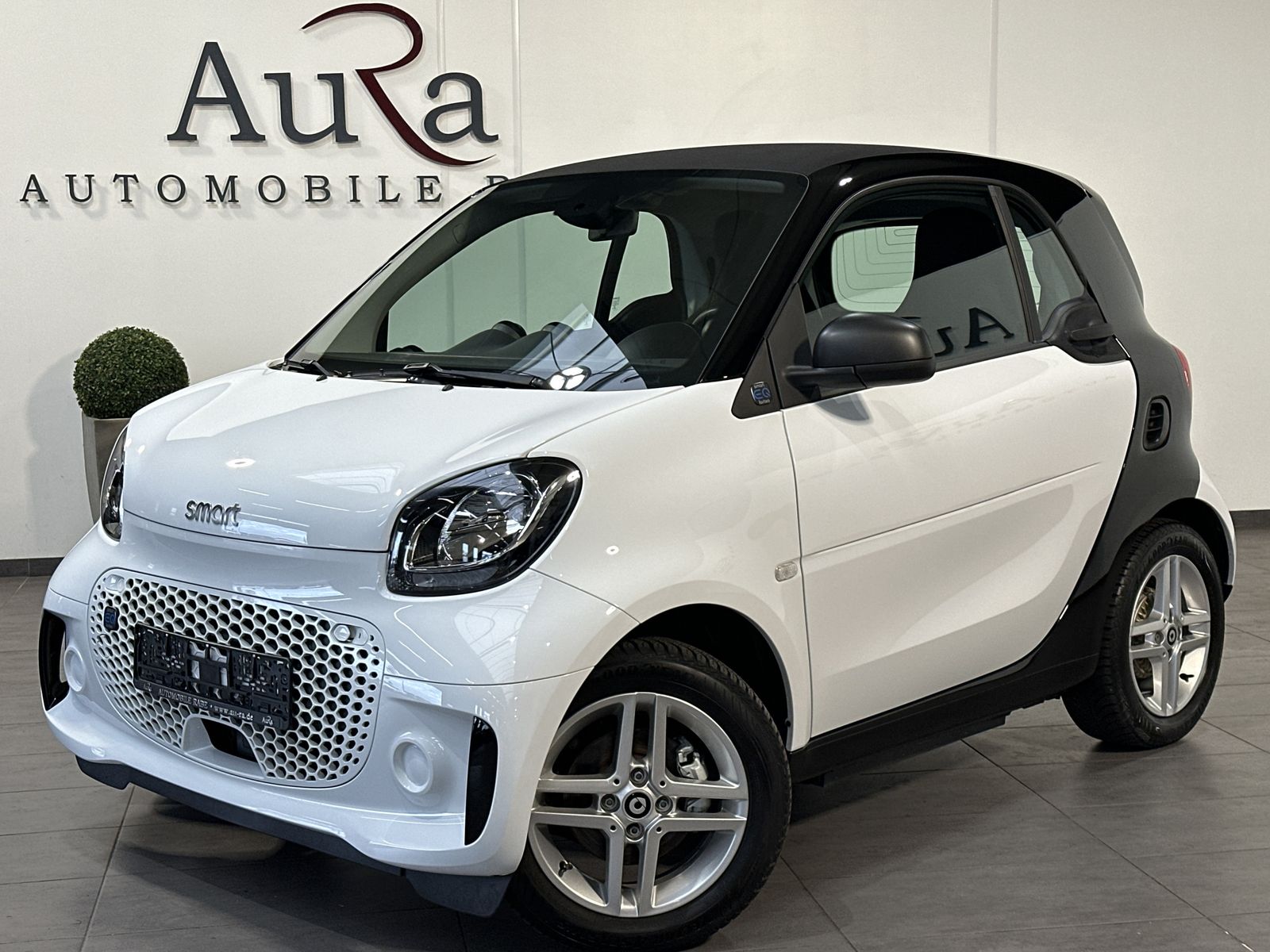 Fahrzeugabbildung Smart ForTwo EQ Coupé CARPLAY+TEMPOMAT+DAB-RADIO+1HD