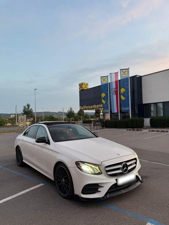 Image of Mercedes-Benz E 220