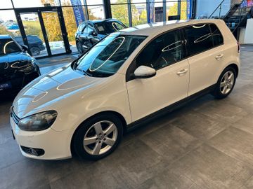 Volkswagen Golf VI*TEMPO*NAVI*PDC*ALCANTARA*1-HAND*