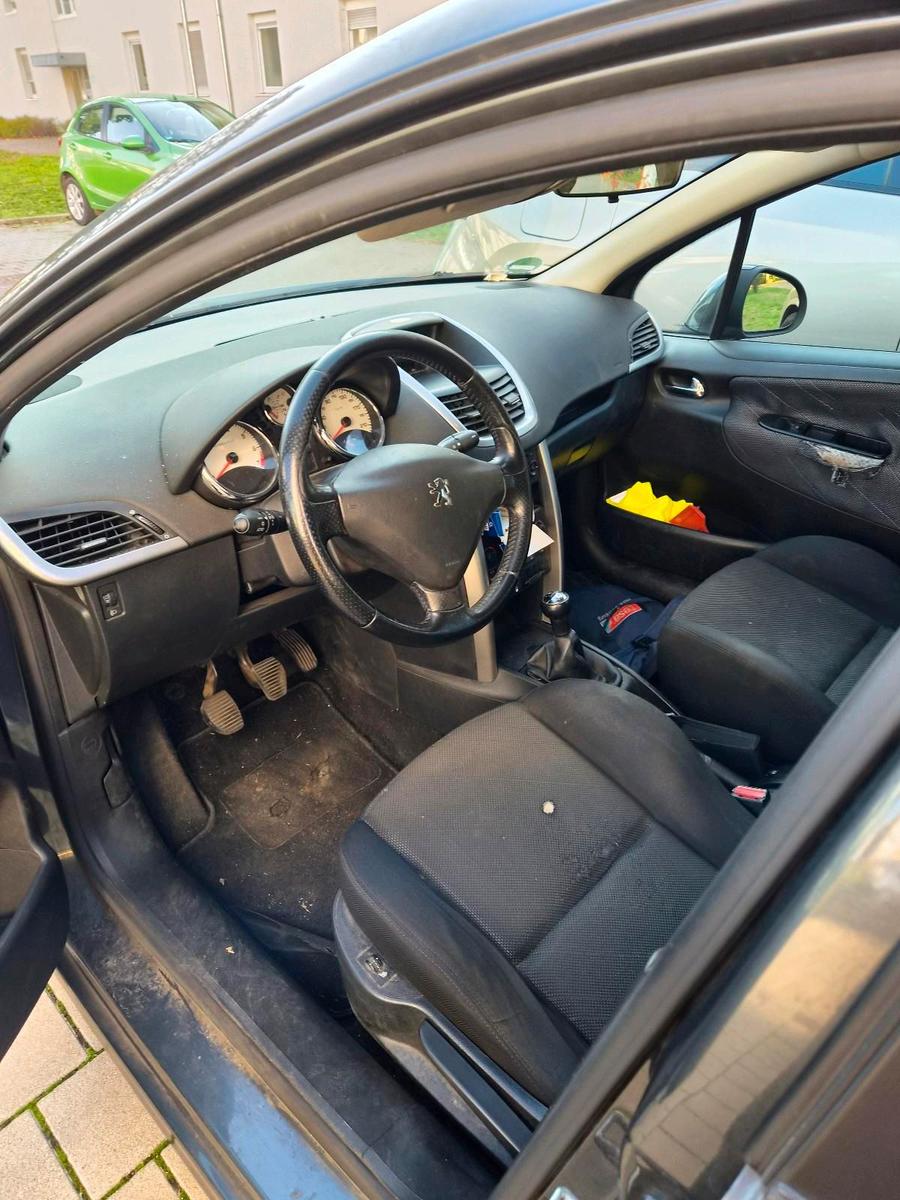 Peugeot 207 2010 — photo 8