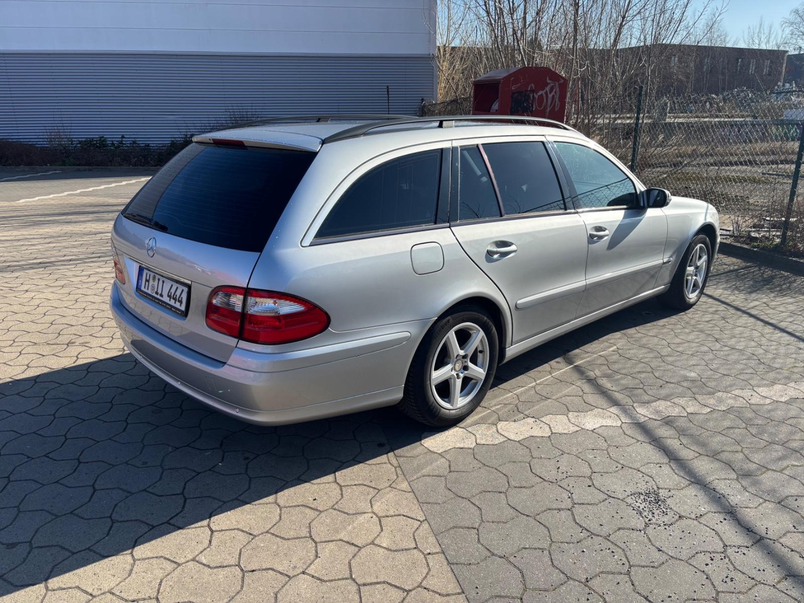 Mercedes-Benz E200 2005 — photo 6