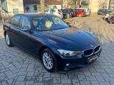 BMW 320 d Limousine NAVI+KEYLESS+SHZ+TEMP+MFL+ALU - BMW 320 aus 2012: 320d