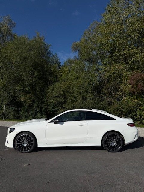 Image of Mercedes-Benz E 220