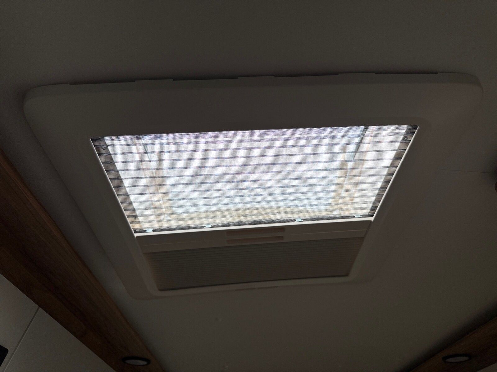 Fahrzeugabbildung Karmann Dexter 4x4 DE 570 AW Klima, RFK, El. Trittstufe