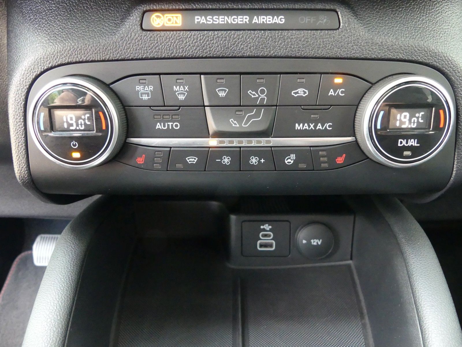 Fahrzeugabbildung Ford Kuga ST-Line X*Panorama*