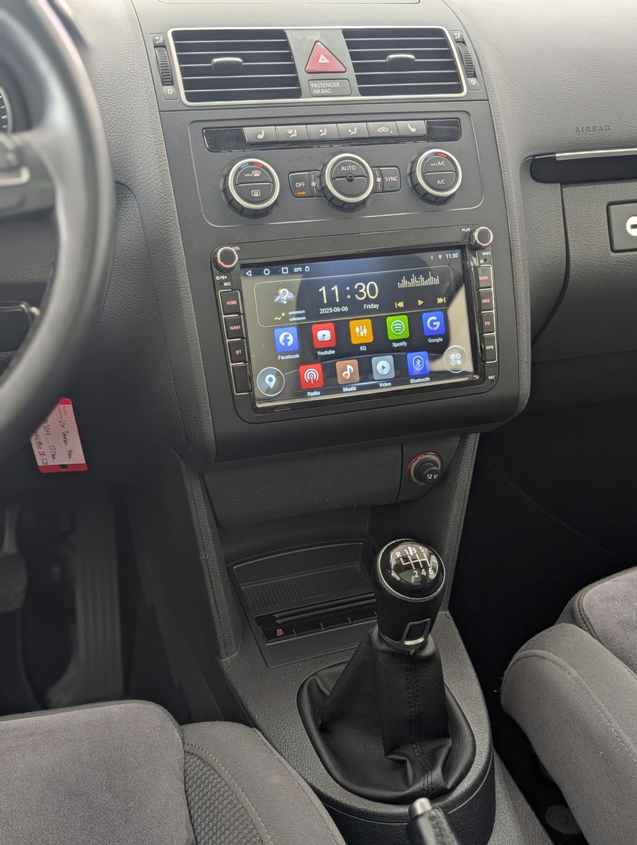 Fahrzeugabbildung Volkswagen Touran 2.0 TDI Highline PANO AHK PDC APP XENON