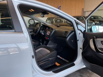 Kia Cee'd *1.HAND*NAVI*TEMPO*KAMERA*LKHZ*