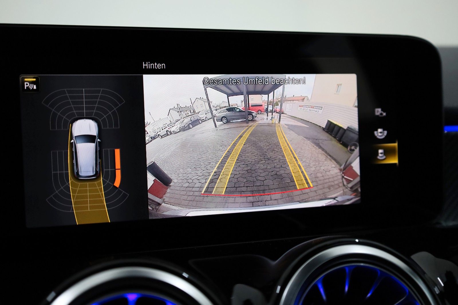 Fahrzeugabbildung Mercedes-Benz GLB 200d, AMG-line,Night-pak,Navi,CarPlay,Kamera