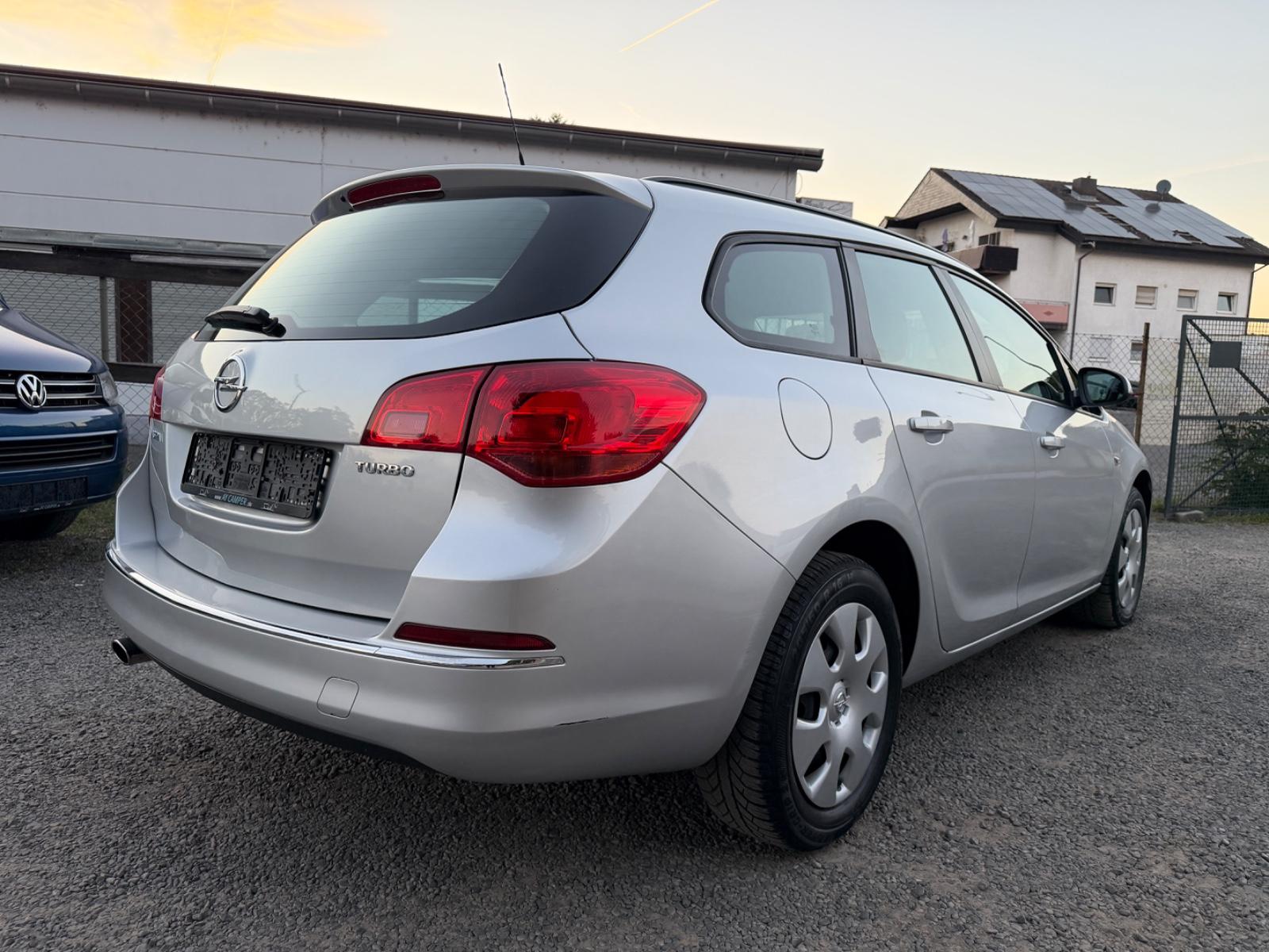 Opel Astra J Sports Tourer Selection/Automatik/Klima
