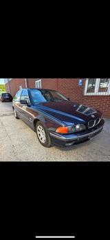 BMW 523i A - - BMW 523 aus 1999