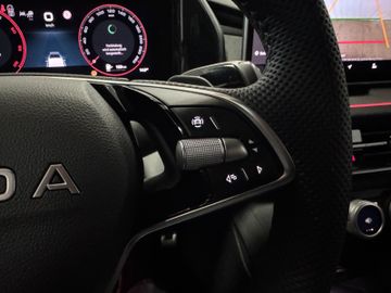 Fahrzeugverkauf 18 Skoda Kodiaq 2.0 TDI 142 kW 4x4 Sportline*7-Sitze* AHK