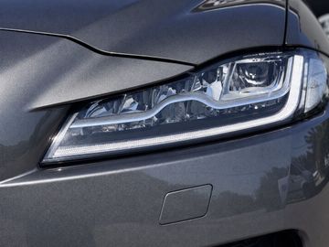 Jaguar F-Pace - 7