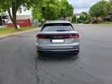 Audi Q8 50 TDI quattro tiptronic- s-line SHZ AHK Luft - silberne Audi Q8