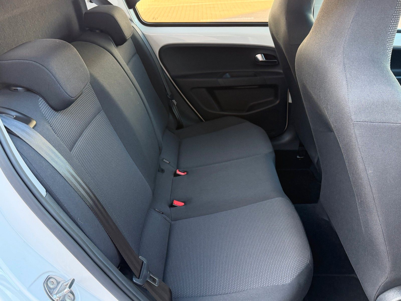 Fahrzeugabbildung SKODA Citigo 1.0 Elegance *Panorama*Sitzhzg*8fach*PDC*