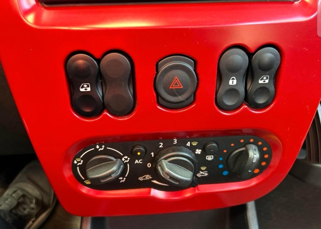 Dacia Sandero 2012 — photo 11