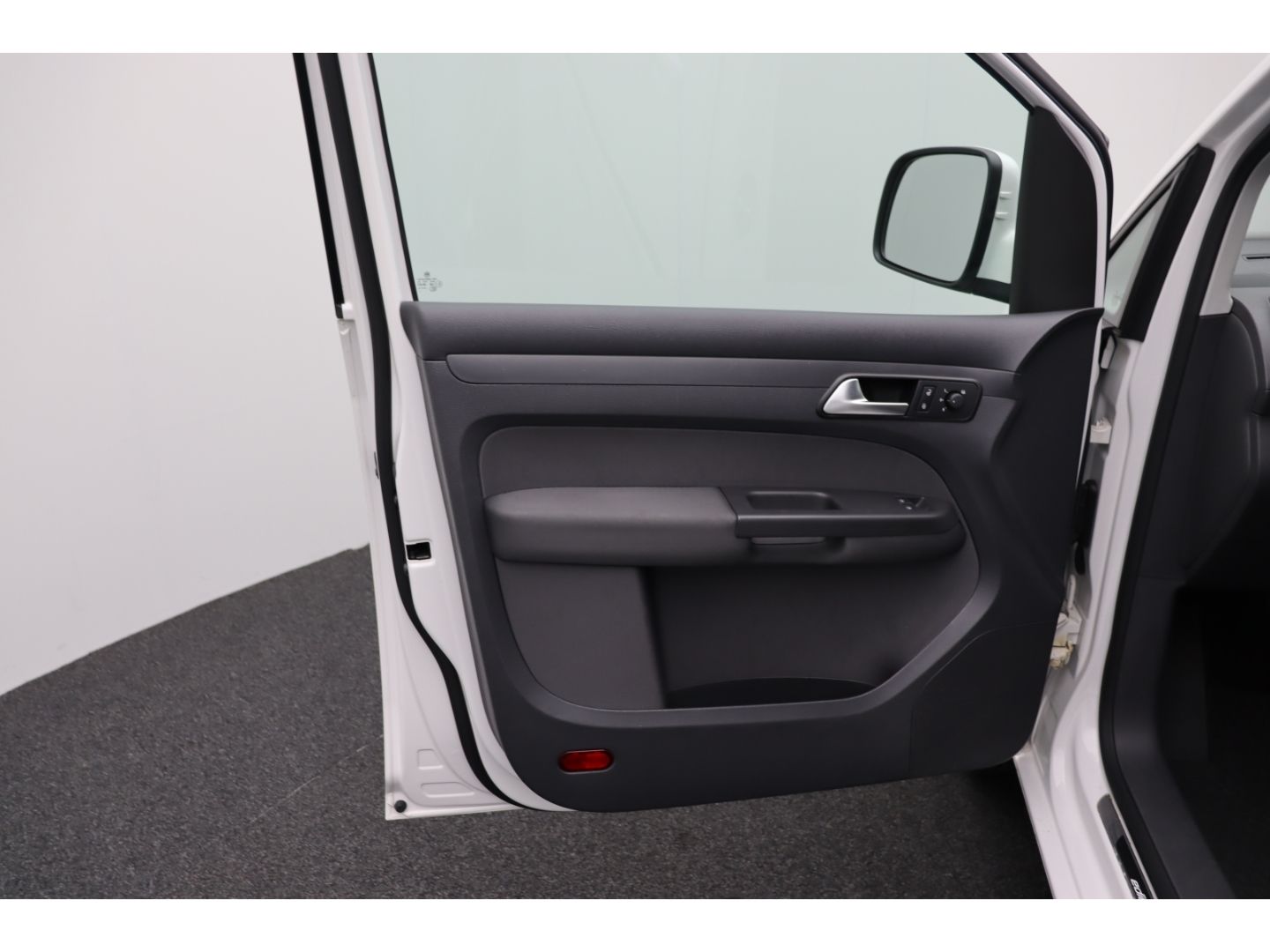 Fahrzeugabbildung Volkswagen Caddy 1.2 Kombi Edition30 Alcantara