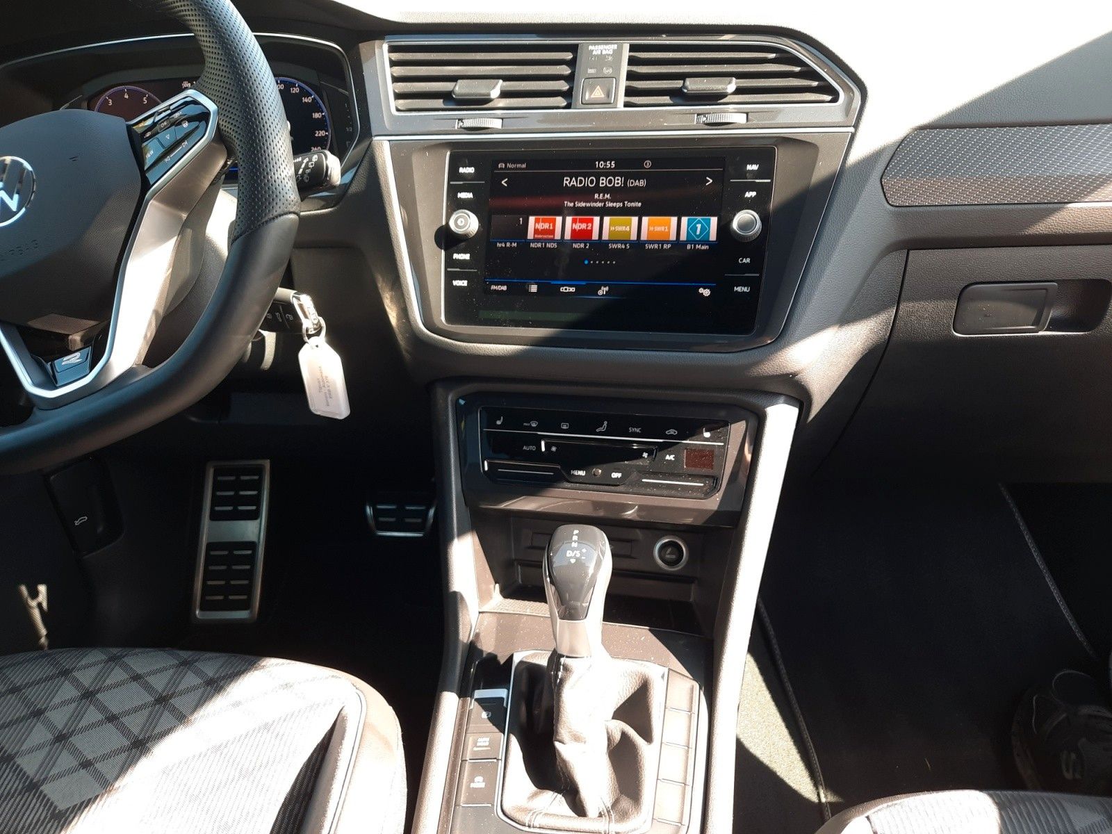 Tiguan R-Line 1,5 TSI DSG Matrix Navi AHK DCC