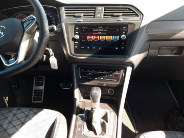 Volkswagen Tiguan R-Line 1,5 TSI DSG Matrix Navi AHK DCC