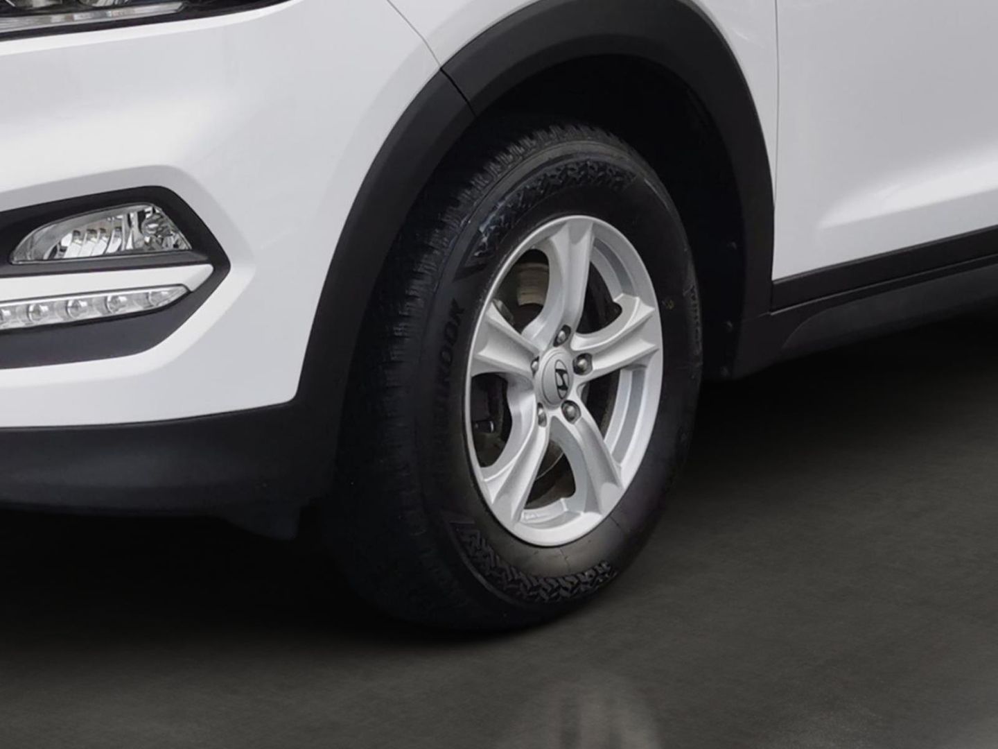 Fahrzeugabbildung Hyundai Tucson blue Advantage 2WD Navi, 8-fach bereift M