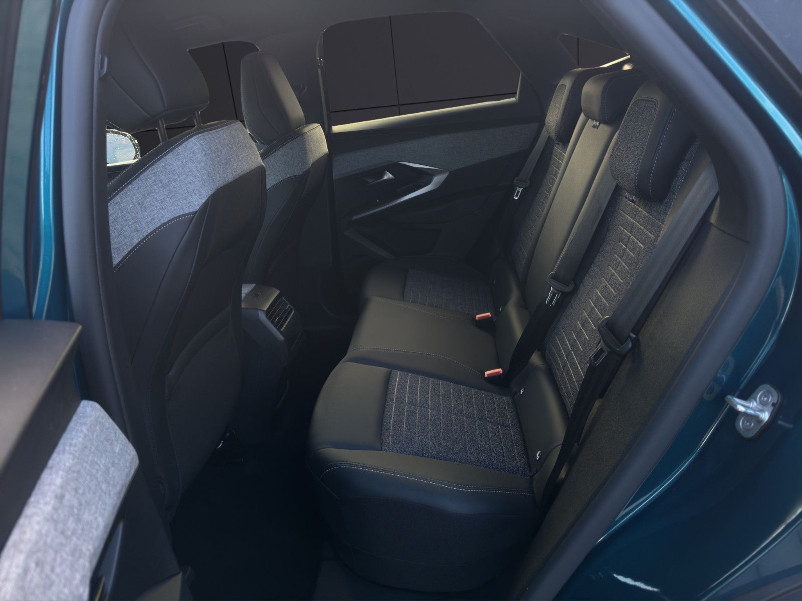 Fahrzeugabbildung Peugeot 3008 Allure *Wärmepumpe*LED*180°Cam*SitzHZ*DAB*