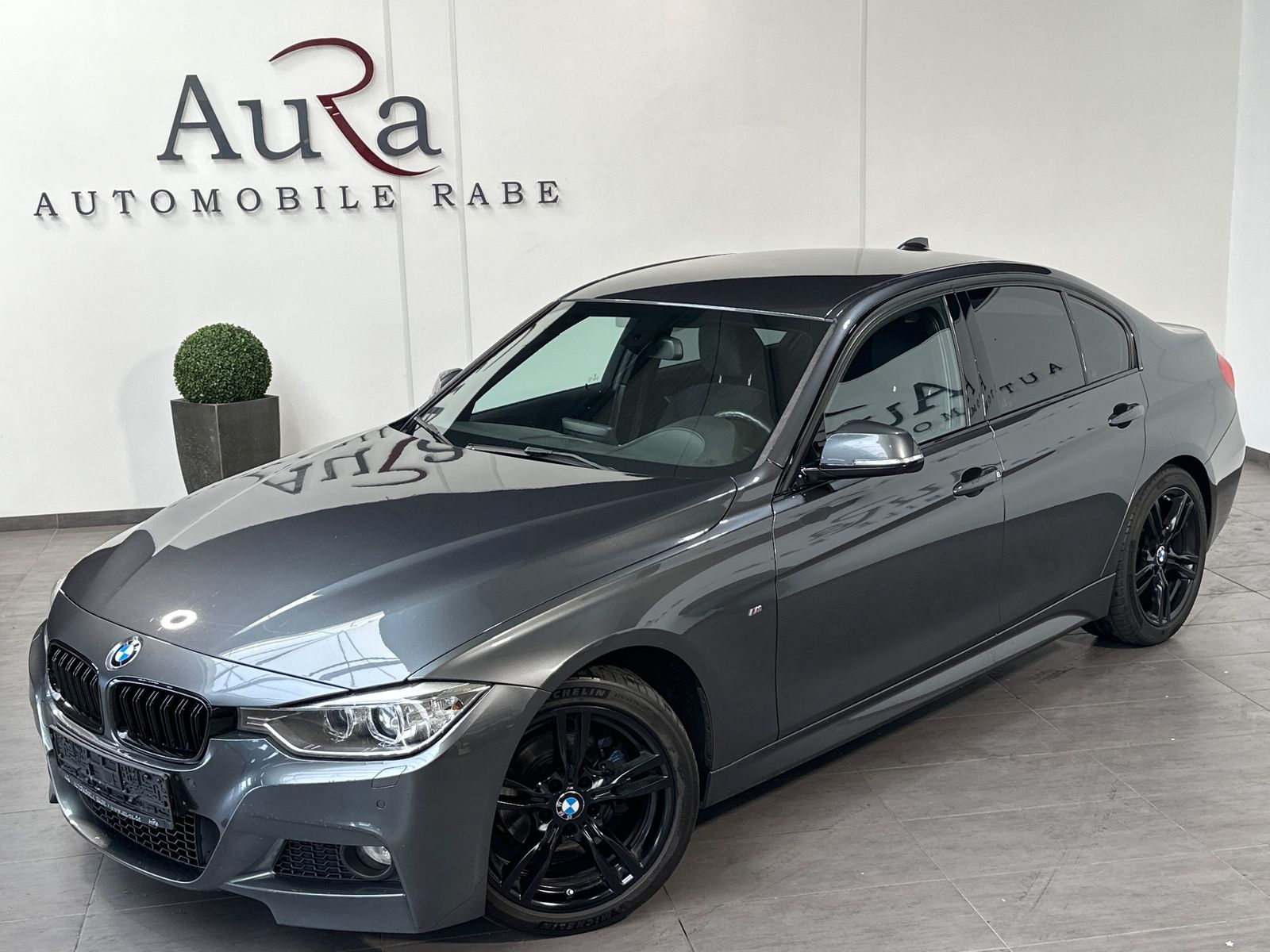 Fahrzeugabbildung BMW 320d Limousine M-Sport Aut. NAV+XENON+SHZ+PDC