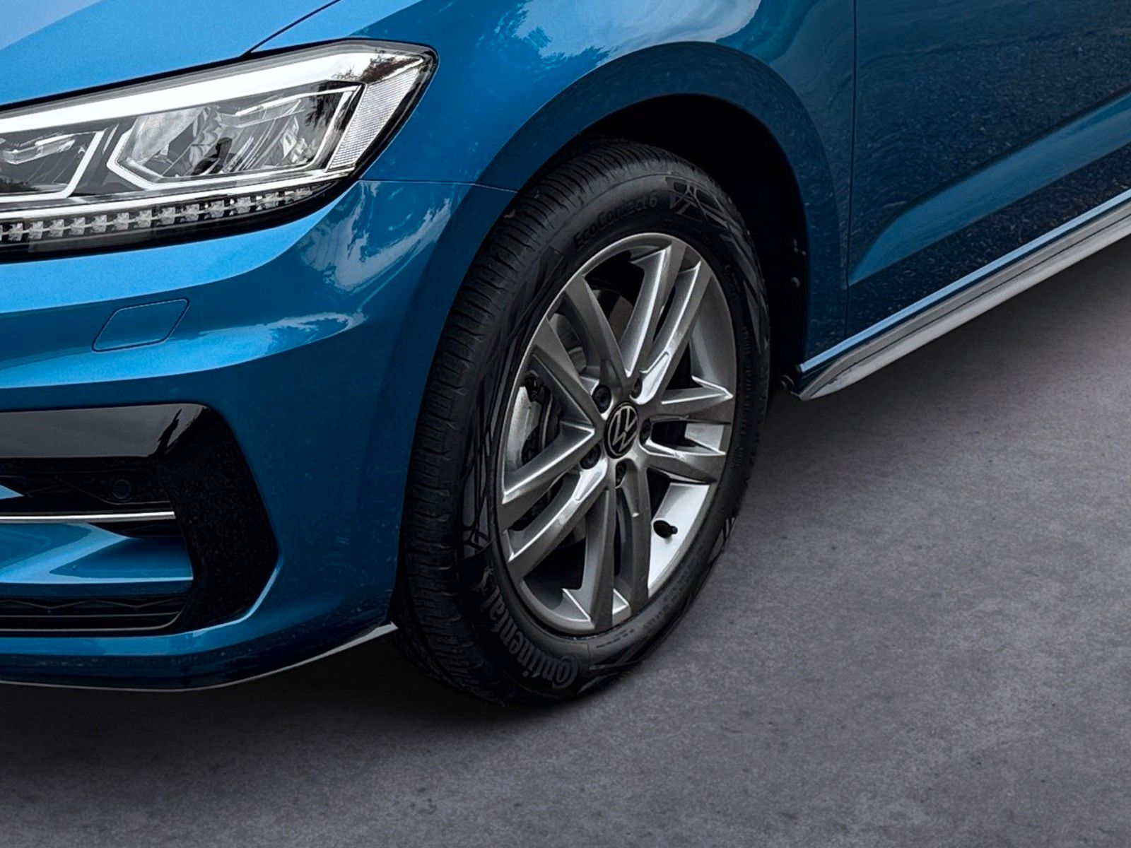 Fahrzeugabbildung Volkswagen Touran 1.5TSI Comfortline R-Line BMT/Start-Stopp