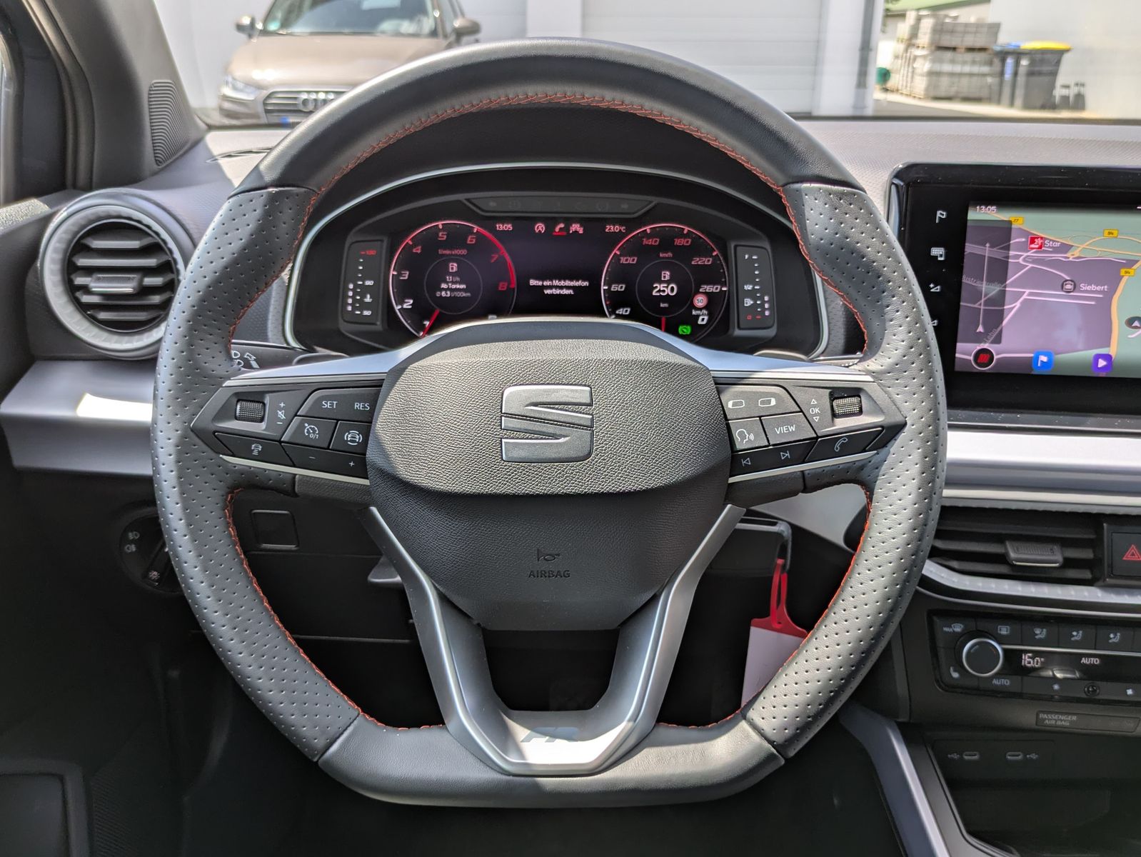 Fahrzeugabbildung SEAT Arona 1.5 TSI FR DSG AHK*ACC*LED*APP*DAB*KAMERA