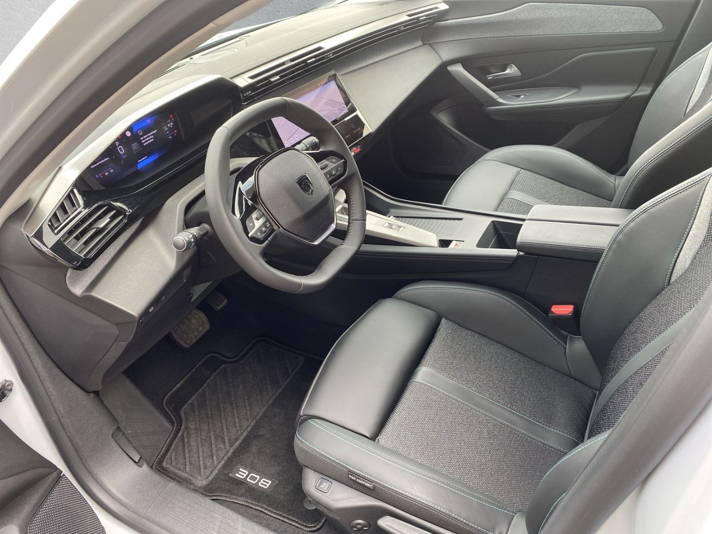 Fahrzeugabbildung Peugeot 308 SW Allure 1.2 PureTech 130 EU6e *ACC*Navi*Si